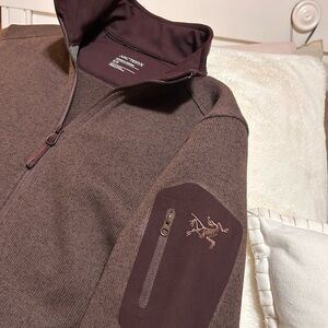 Arc'teryx Womans Chocolate Brown Zip-Up Jacket NWT !